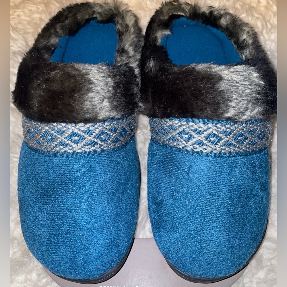 isotoner Slippers ENHANCED HEEL Cushion TEAL Faux Suede Womens SM 6.5 ~…